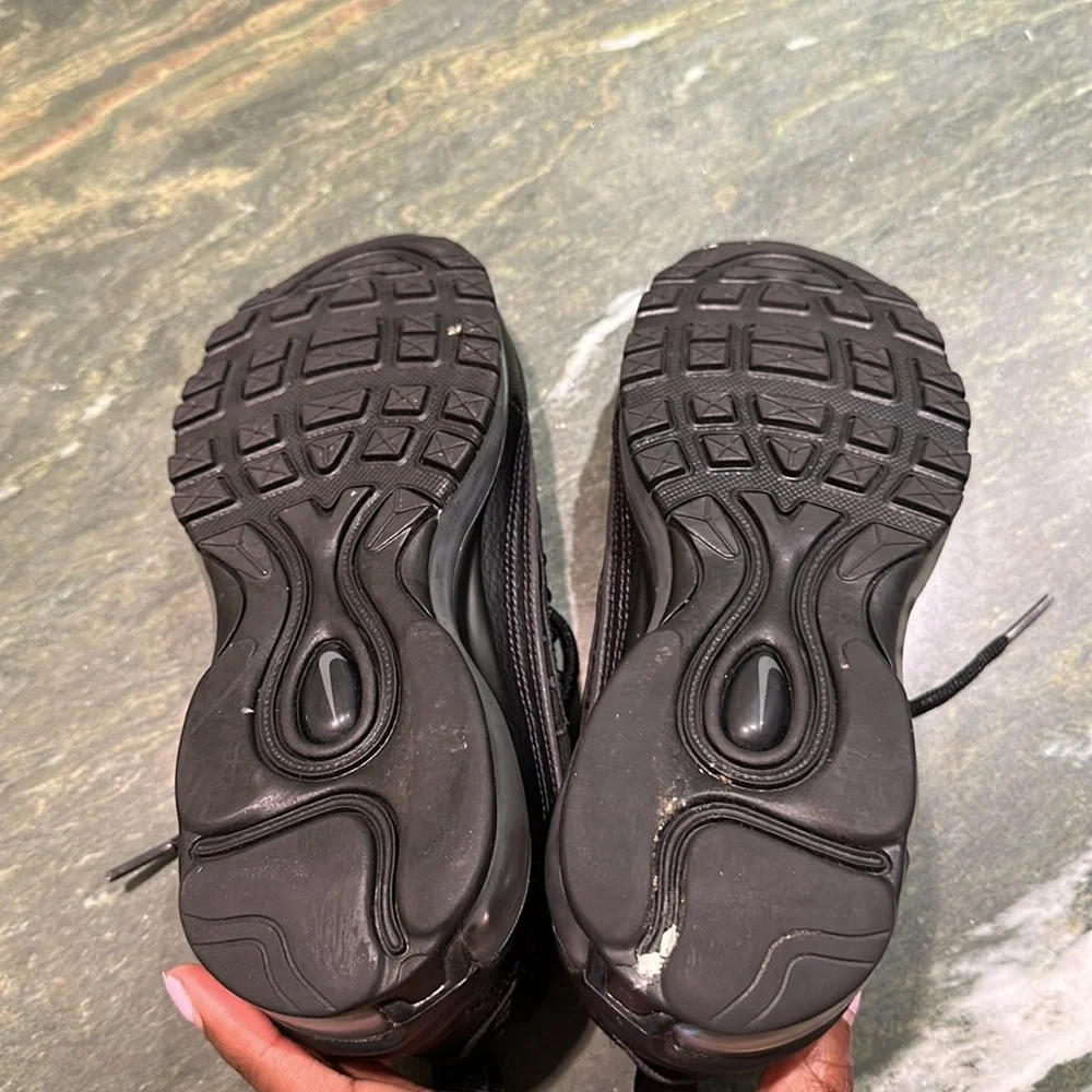 Nike Air Max 98 Triple Black Youth 5 / Women’s 6.5 / Everyday Sneaker